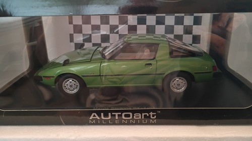 Autoart mazda savanna - 1:18,